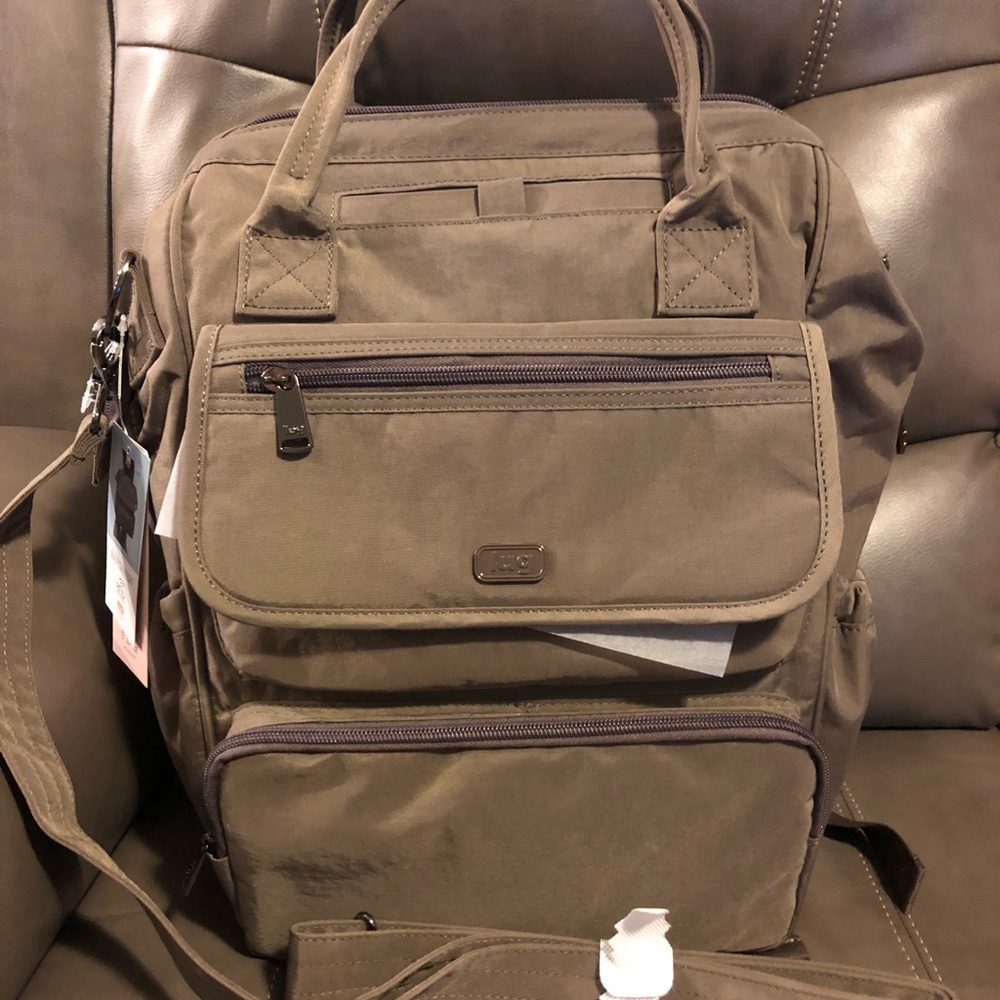 ✨✨Lug Via New With Tags!!✨✨